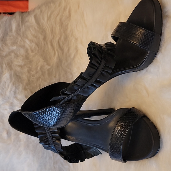 Michael Kors black heel sandals - Picture 2 of 7